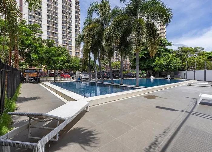 Airport Haven Condotel - Near Mactan-cebu Airport 13 Mins Ride, Self Check-in, Wifi, Netflix, Pool And Balcony View *